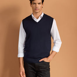 Sleeveless knitted sweater